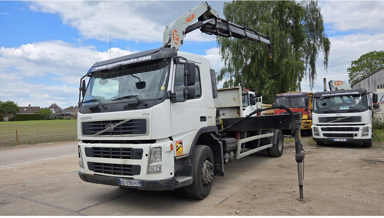 VOLVO FM 330 FLATBED 4X2 PM 17 LC 17 TON - Dropside/ Flatbed truck, Crane truck: picture 1 VOLVO FM 330 FLATBED 4X2 PM 17 LC 17 TON - Dropside/ Flatbed truck, Crane truck: picture 1
