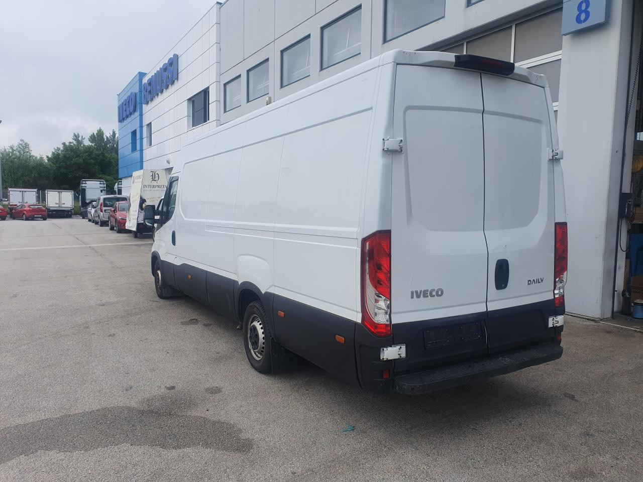 IVECO Daily 35S16V - Passenger van: picture 3 IVECO Daily 35S16V - Passenger van: picture 3