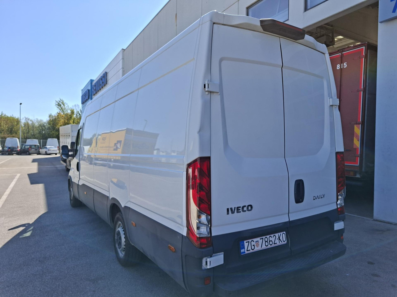 IVECO Daily 35S16V - Passenger van: picture 3 IVECO Daily 35S16V - Passenger van: picture 3