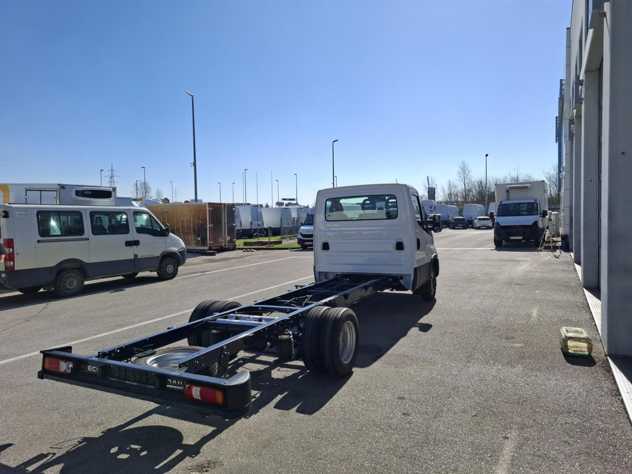 IVECO Daily 50C18H/P - Cab chassis truck: picture 3 IVECO Daily 50C18H/P - Cab chassis truck: picture 3