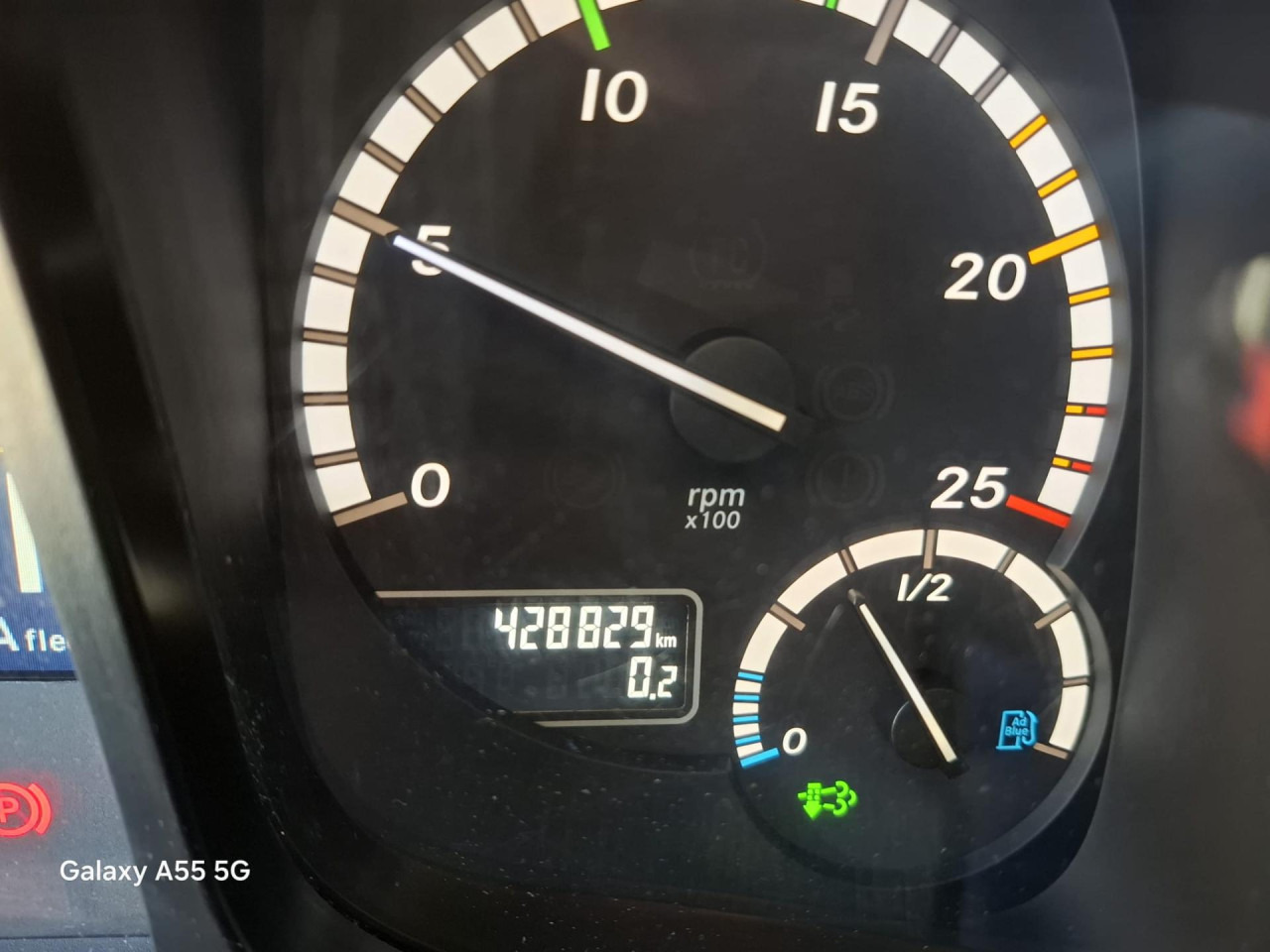 MERCEDES-BENZ Antos 2543L - Box truck: picture 3 MERCEDES-BENZ Antos 2543L - Box truck: picture 3