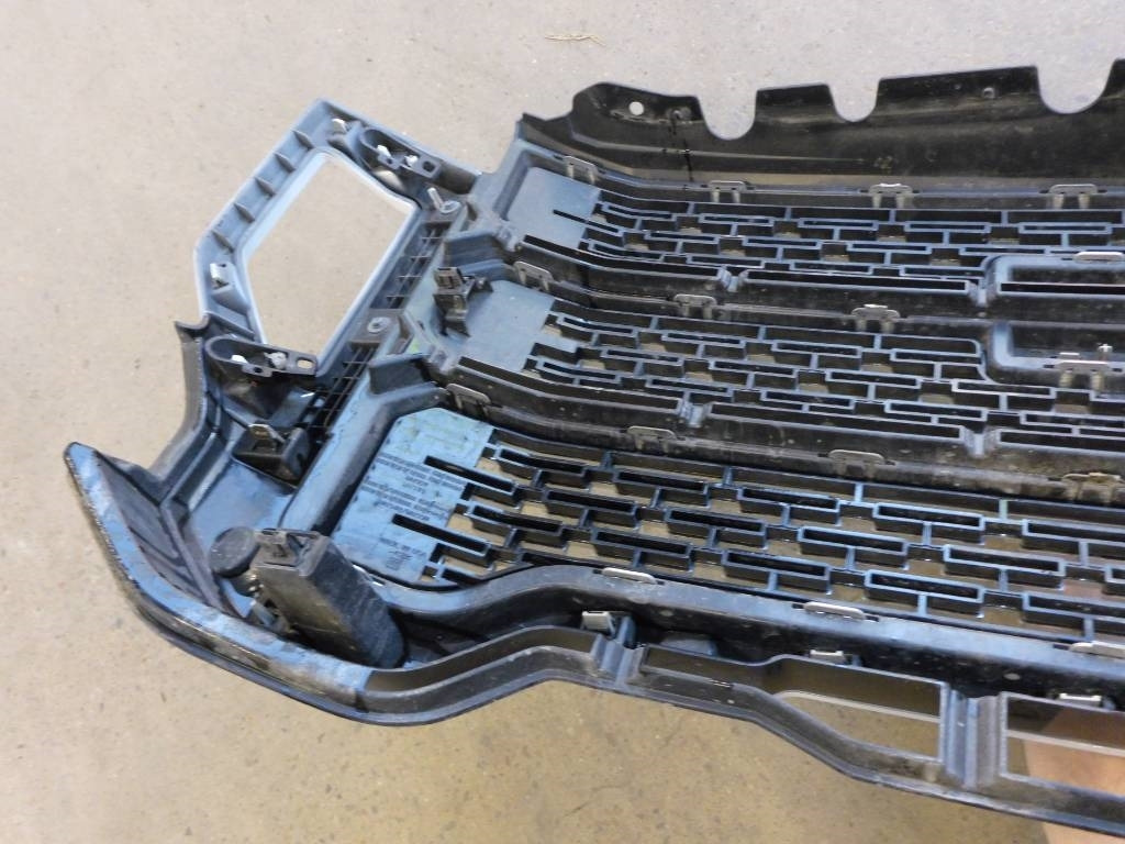 GMC Denali 2021 Grill - Cab for Truck: picture 4 GMC Denali 2021 Grill - Cab for Truck: picture 4