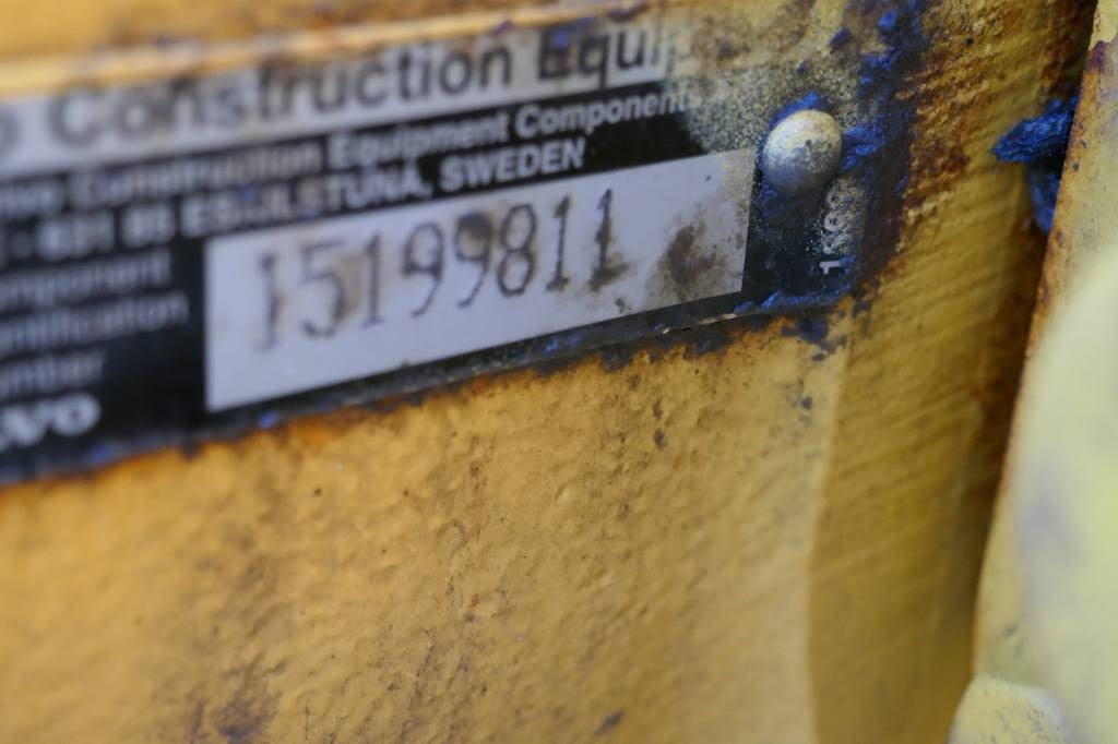 Volvo L 250 G, Framaxel voe15199811 - Axle and parts for Construction machinery: picture 3 Volvo L 250 G, Framaxel voe15199811 - Axle and parts for Construction machinery: picture 3