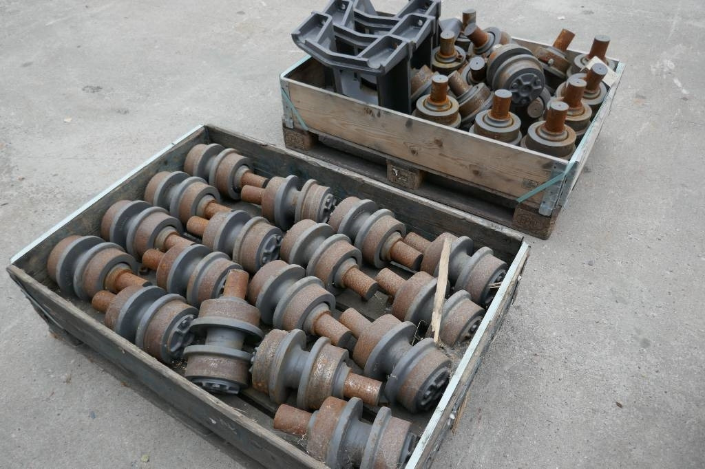 Volvo Löphjul, 118100020  - Track for Construction machinery: picture 2 Volvo Löphjul, 118100020  - Track for Construction machinery: picture 2