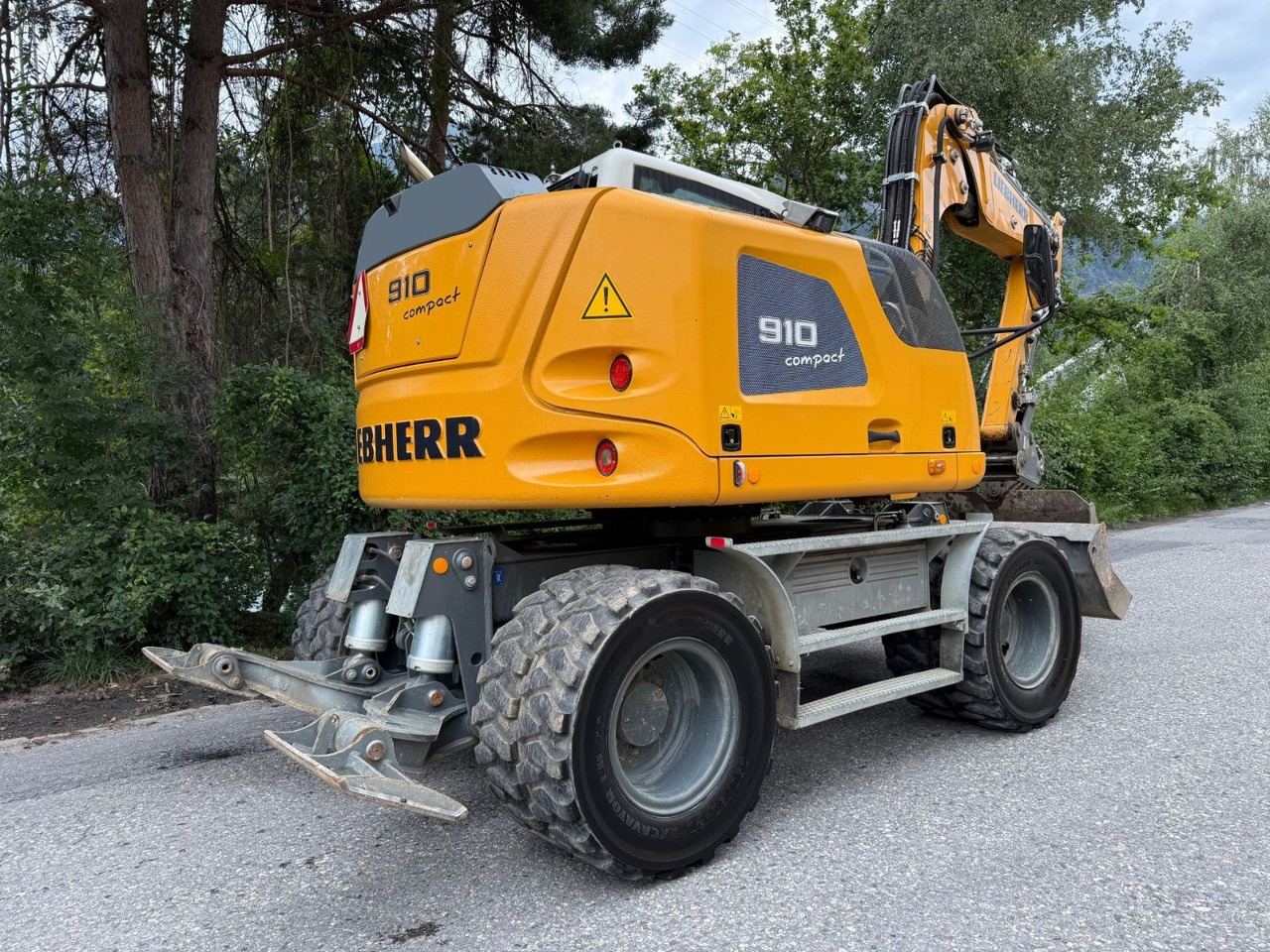 Liebherr A910 Compact Litronic,4 Schaufeln,Schnellwechsle - Wheel excavator: picture 5 Liebherr A910 Compact Litronic,4 Schaufeln,Schnellwechsle - Wheel excavator: picture 5