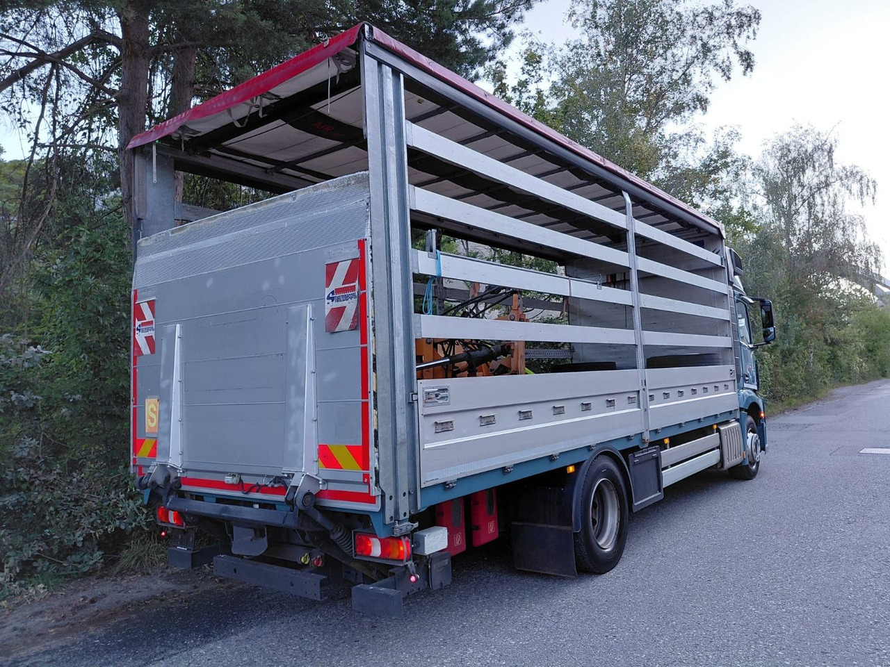 Mercedes-Benz Actros 1836 4x2, E6, Ladebordwand, Fahrschule - Curtain side truck: picture 4 Mercedes-Benz Actros 1836 4x2, E6, Ladebordwand, Fahrschule - Curtain side truck: picture 4