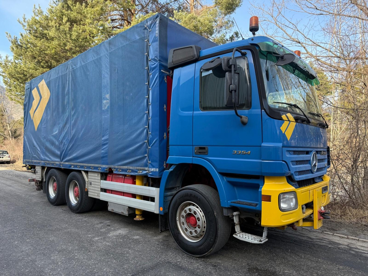 Mercedes-Benz Actros 3354 6x4 V8,E3,MP2, B/B,Ladebordwand 9ton - Curtain side truck: picture 4 Mercedes-Benz Actros 3354 6x4 V8,E3,MP2, B/B,Ladebordwand 9ton - Curtain side truck: picture 4