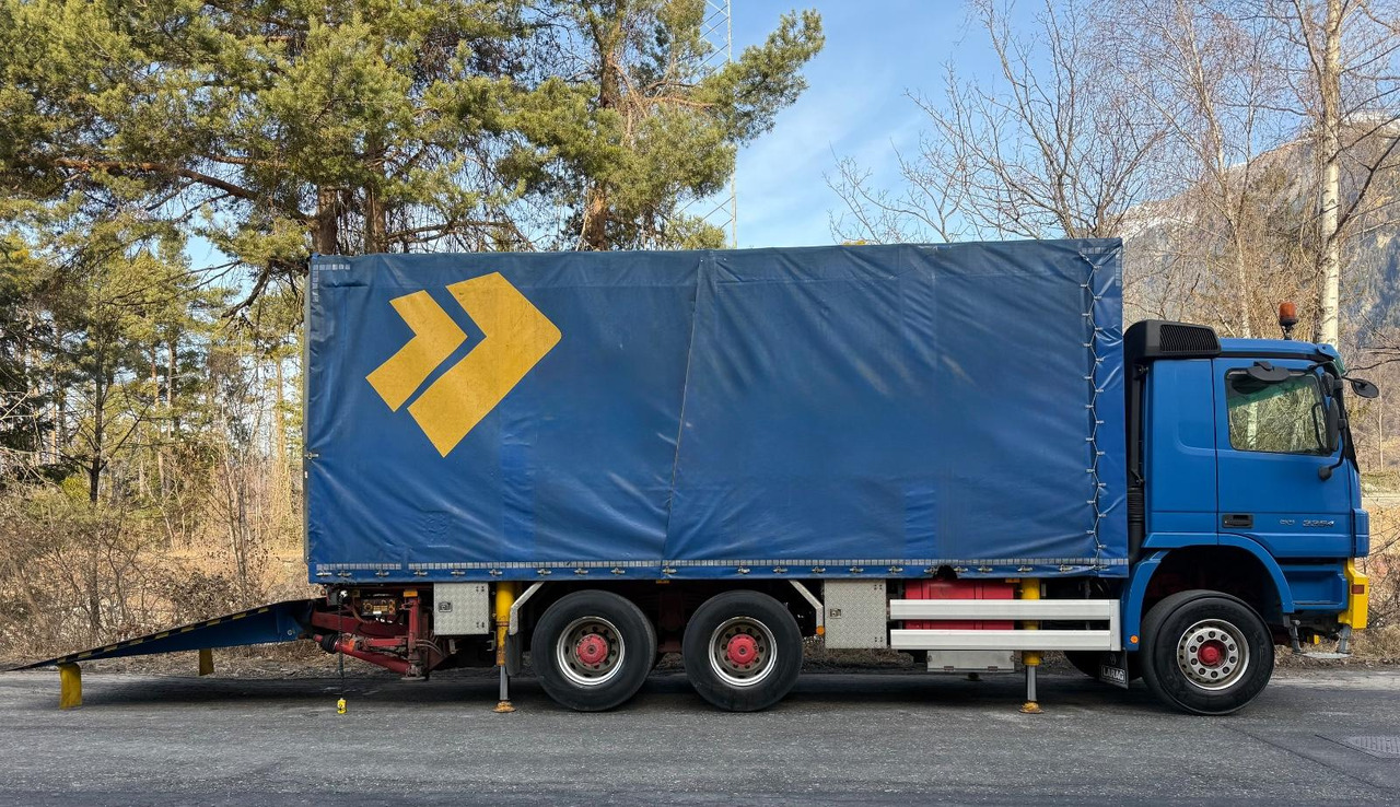Mercedes-Benz Actros 3354 6x4 V8,E3,MP2, B/B,Ladebordwand 9ton - Curtain side truck: picture 2 Mercedes-Benz Actros 3354 6x4 V8,E3,MP2, B/B,Ladebordwand 9ton - Curtain side truck: picture 2