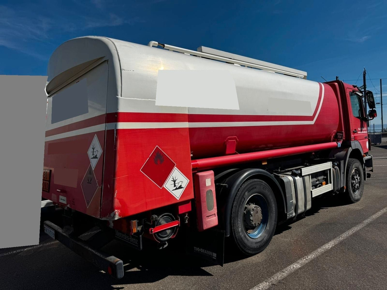 Mercedes-Benz Axor 1833, ADR, E4, 2 Kammern 1. 5000L 2. 7000L - Tanker truck: picture 3 Mercedes-Benz Axor 1833, ADR, E4, 2 Kammern 1. 5000L 2. 7000L - Tanker truck: picture 3