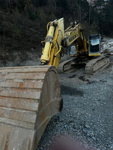 New Holland E485B, 2009year, 50ton New Holland E485B, 2009year, 50ton - Crawler excavator: picture 1 New Holland E485B, 2009year, 50ton New Holland E485B, 2009year, 50ton - Crawler excavator: picture 1