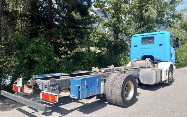 Scania R124LB 420 4x2, Euro 3 - Cab chassis truck: picture 4 Scania R124LB 420 4x2, Euro 3 - Cab chassis truck: picture 4