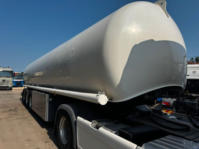 Schrader Treibstoff Diesel/Benzin, ADR, 4 Kammern, Sening - Tanker semi-trailer: picture 2 Schrader Treibstoff Diesel/Benzin, ADR, 4 Kammern, Sening - Tanker semi-trailer: picture 2