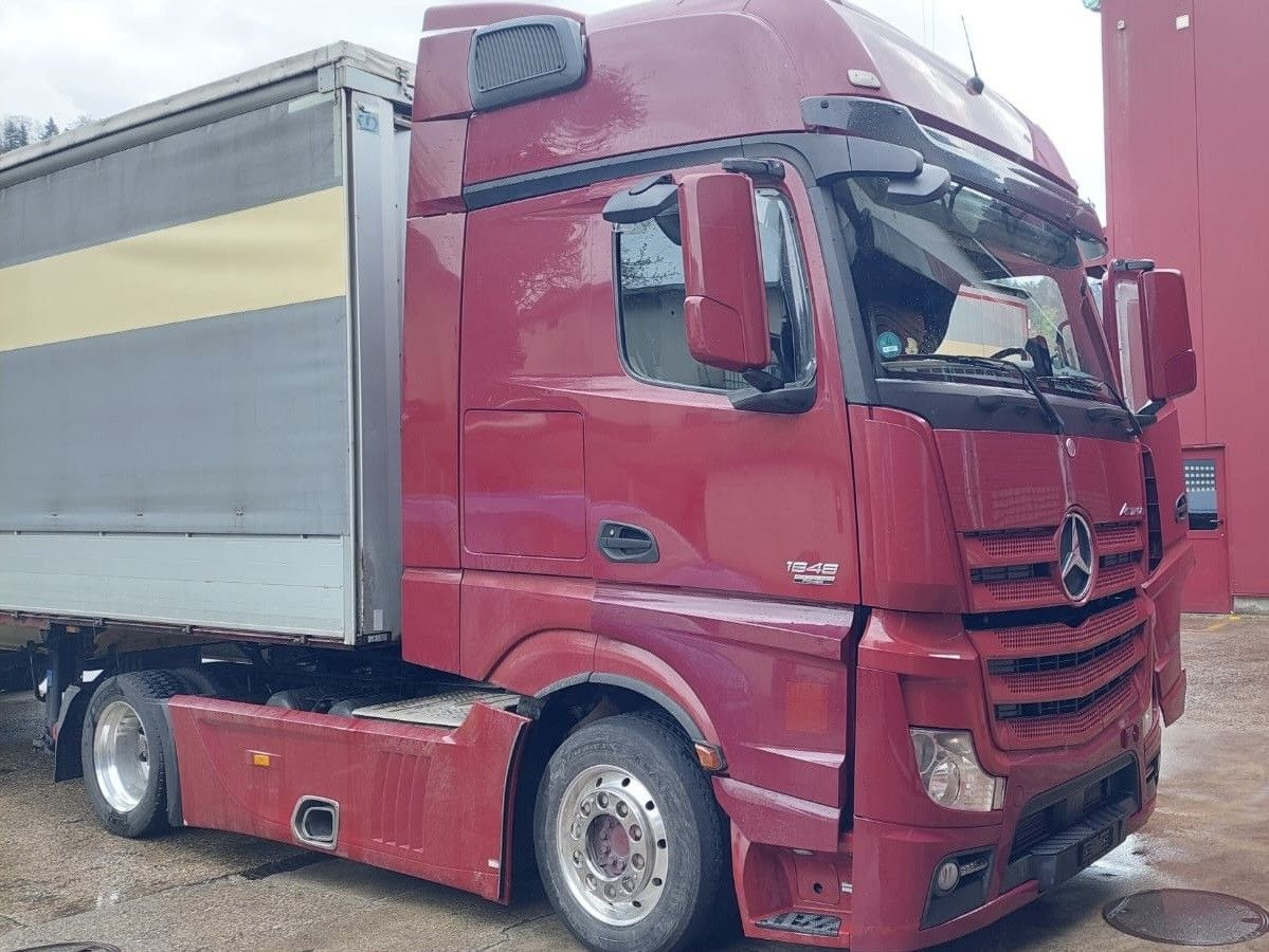 Mercedes-Benz Actros 1848 4x2, E6,Lowliner,verstellbare Sattel - Tractor unit: picture 1 Mercedes-Benz Actros 1848 4x2, E6,Lowliner,verstellbare Sattel - Tractor unit: picture 1