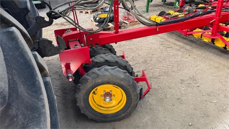 Vaderstad Rapid 400C Rapid 400 C - Combine seed drill: picture 2 Vaderstad Rapid 400C Rapid 400 C - Combine seed drill: picture 2