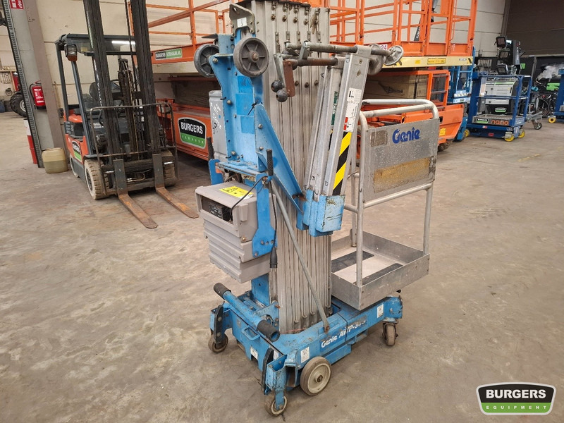 Genie AWP-30S - Aerial platform: picture 3 Genie AWP-30S - Aerial platform: picture 3