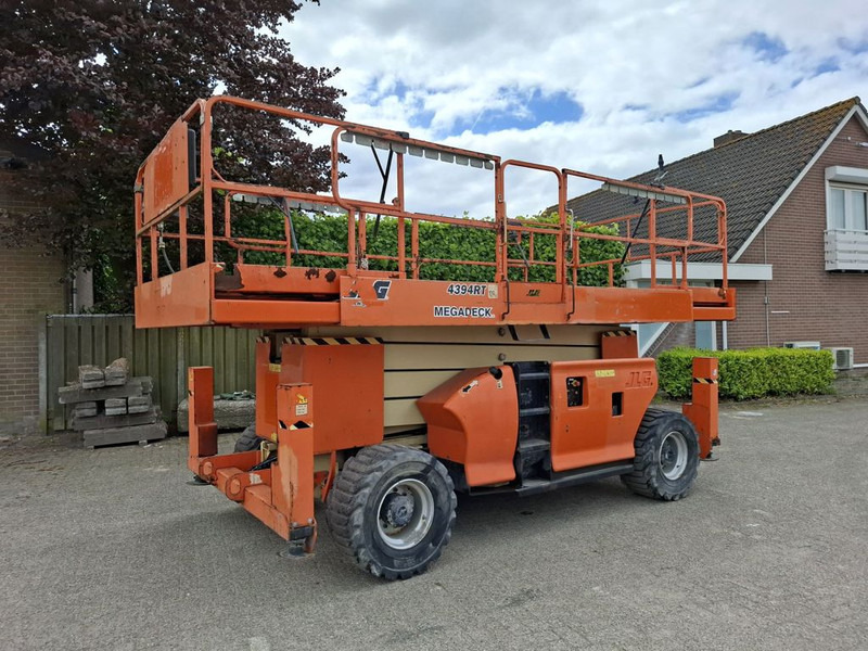 JLG 4394RT - Scissor lift: picture 1 JLG 4394RT - Scissor lift: picture 1