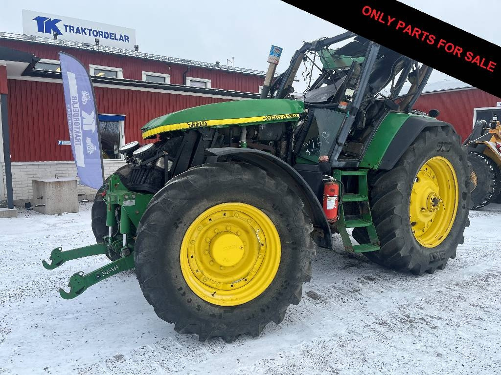 John Deere 7710 Dismantled. Only spare parts - Farm tractor: picture 1 John Deere 7710 Dismantled. Only spare parts - Farm tractor: picture 1