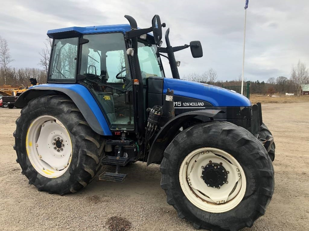 New Holland TS 115 Dismantled: only spare parts - Farm tractor: picture 2 New Holland TS 115 Dismantled: only spare parts - Farm tractor: picture 2