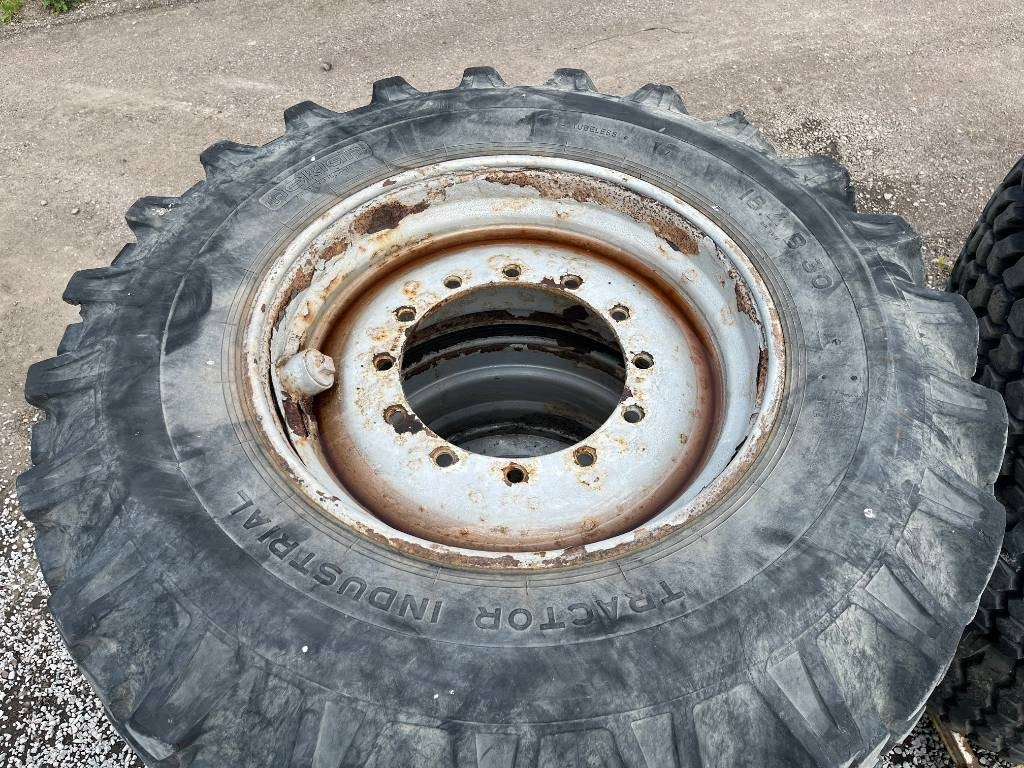 Nokian Industrial 18,4 B 30 Huddig 860 D - Wheel and tire package: picture 3 Nokian Industrial 18,4 B 30 Huddig 860 D - Wheel and tire package: picture 3