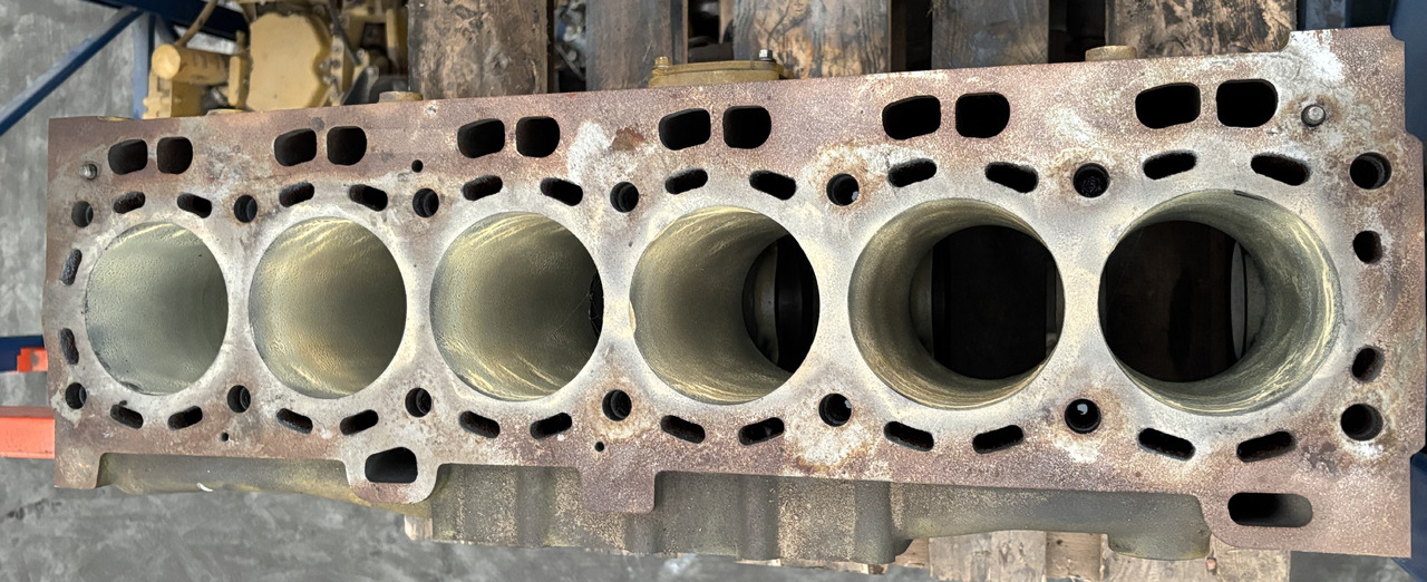 CAT C6.6 666-3106953 310-6953 Blok Silnika CZĘŚCI - Cylinder block for Agricultural machinery: picture 2 CAT C6.6 666-3106953 310-6953 Blok Silnika CZĘŚCI - Cylinder block for Agricultural machinery: picture 2