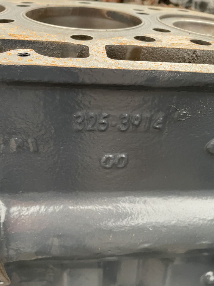 Caterpillar Cat C9 - blok silnika 325-3914 325-3915 - Cylinder block for Agricultural machinery: picture 4 Caterpillar Cat C9 - blok silnika 325-3914 325-3915 - Cylinder block for Agricultural machinery: picture 4