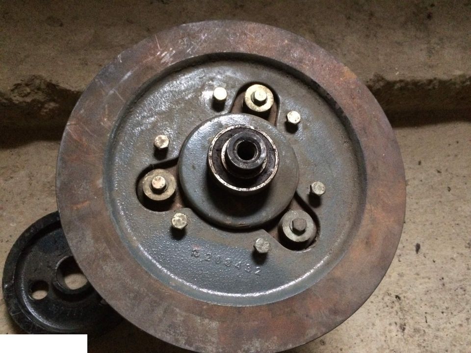 Claas Lexion Tarcz Hamulcowa 208432 - Brake disc for Combine harvester: picture 1 Claas Lexion Tarcz Hamulcowa 208432 - Brake disc for Combine harvester: picture 1