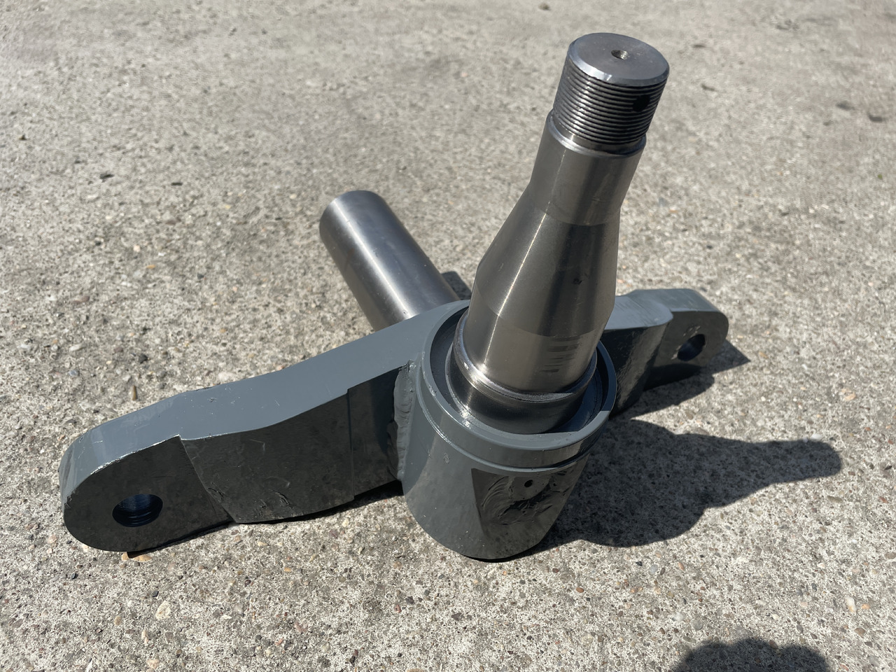 Claas Lexion - zwrotnica koła 669424 - Steering knuckle for Agricultural machinery: picture 2 Claas Lexion - zwrotnica koła 669424 - Steering knuckle for Agricultural machinery: picture 2
