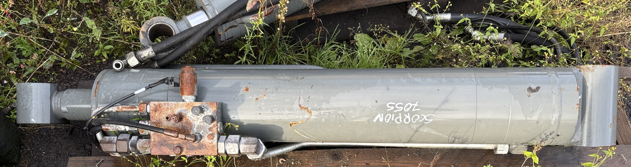 Claas Scorpion 7055 Siłownik Podnoszenia 0013048390   00 1304 839 0 - Hydraulic cylinder for Telescopic handler: picture 1 Claas Scorpion 7055 Siłownik Podnoszenia 0013048390   00 1304 839 0 - Hydraulic cylinder for Telescopic handler: picture 1