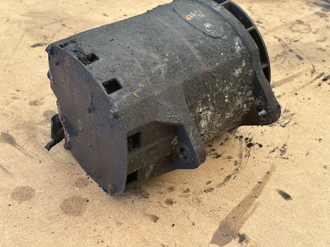 Cummins 8.3 6CT 6CTA 6CTAA    Alternator   24V 75A USA REMY 19011210 - Alternator for Agricultural machinery: picture 2 Cummins 8.3 6CT 6CTA 6CTAA    Alternator   24V 75A USA REMY 19011210 - Alternator for Agricultural machinery: picture 2