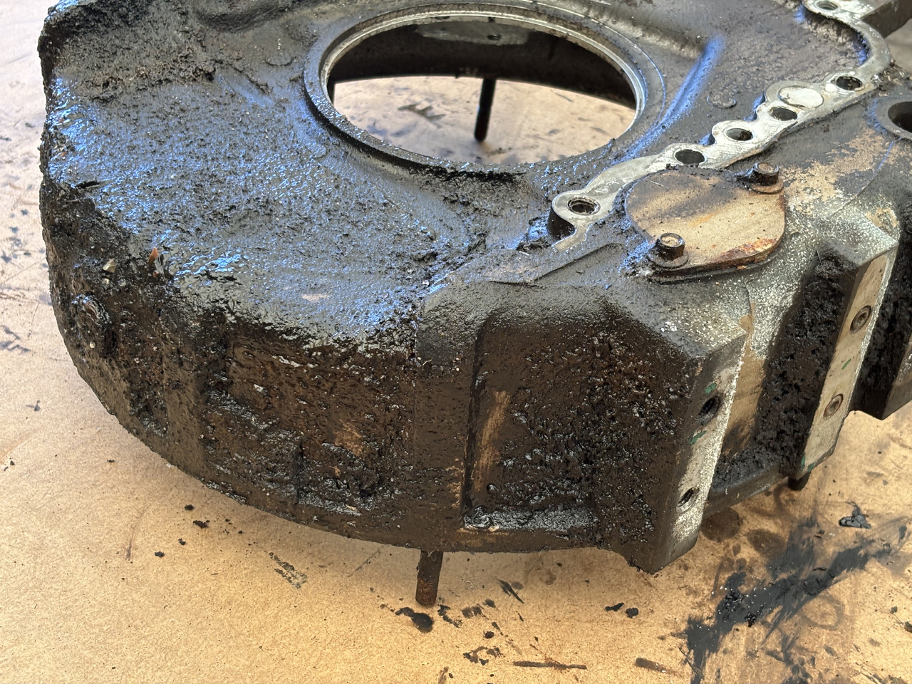 Cummins 8.3 6CT 6CTA 6CTAA Obudowa Koła Zamachowego 3906689 - Flywheel: picture 3 Cummins 8.3 6CT 6CTA 6CTAA Obudowa Koła Zamachowego 3906689 - Flywheel: picture 3