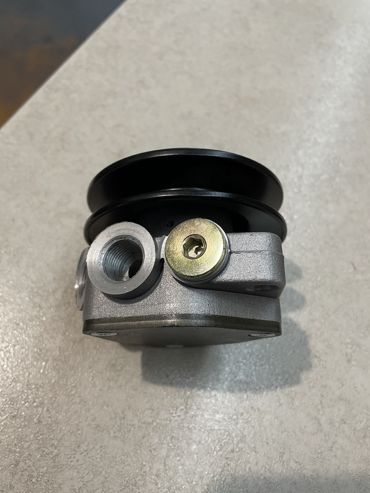 Deutz Agrotron - pompa paliwa zasilająca 02112672 - Fuel pump for Farm tractor: picture 4 Deutz Agrotron - pompa paliwa zasilająca 02112672 - Fuel pump for Farm tractor: picture 4