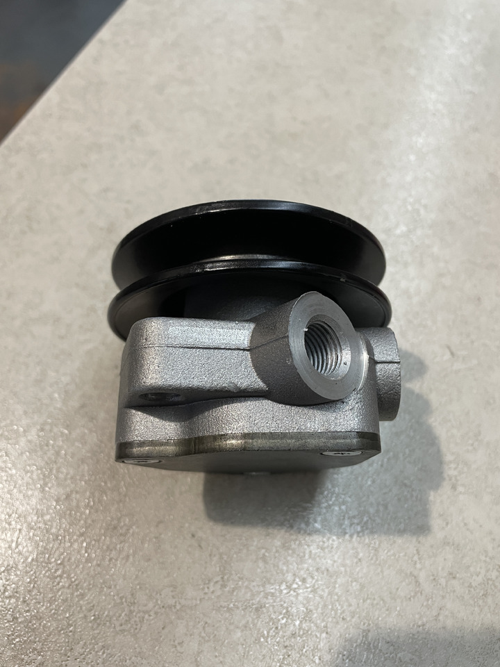 Deutz Agrotron - pompa paliwa zasilająca 02112672 - Fuel pump for Farm tractor: picture 2 Deutz Agrotron - pompa paliwa zasilająca 02112672 - Fuel pump for Farm tractor: picture 2