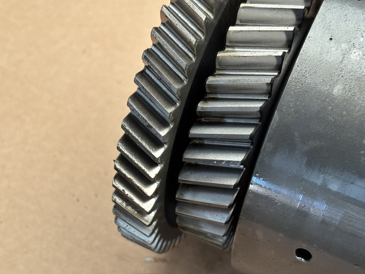 Deutz Fahr Agrotron 230 260 Skrzynia Biegów Kosz Obudowa Wał Tryb Zębatka Trzpień CZĘŚCI - Gearbox for Agricultural machinery: picture 4 Deutz Fahr Agrotron 230 260 Skrzynia Biegów Kosz Obudowa Wał Tryb Zębatka Trzpień CZĘŚCI - Gearbox for Agricultural machinery: picture 4