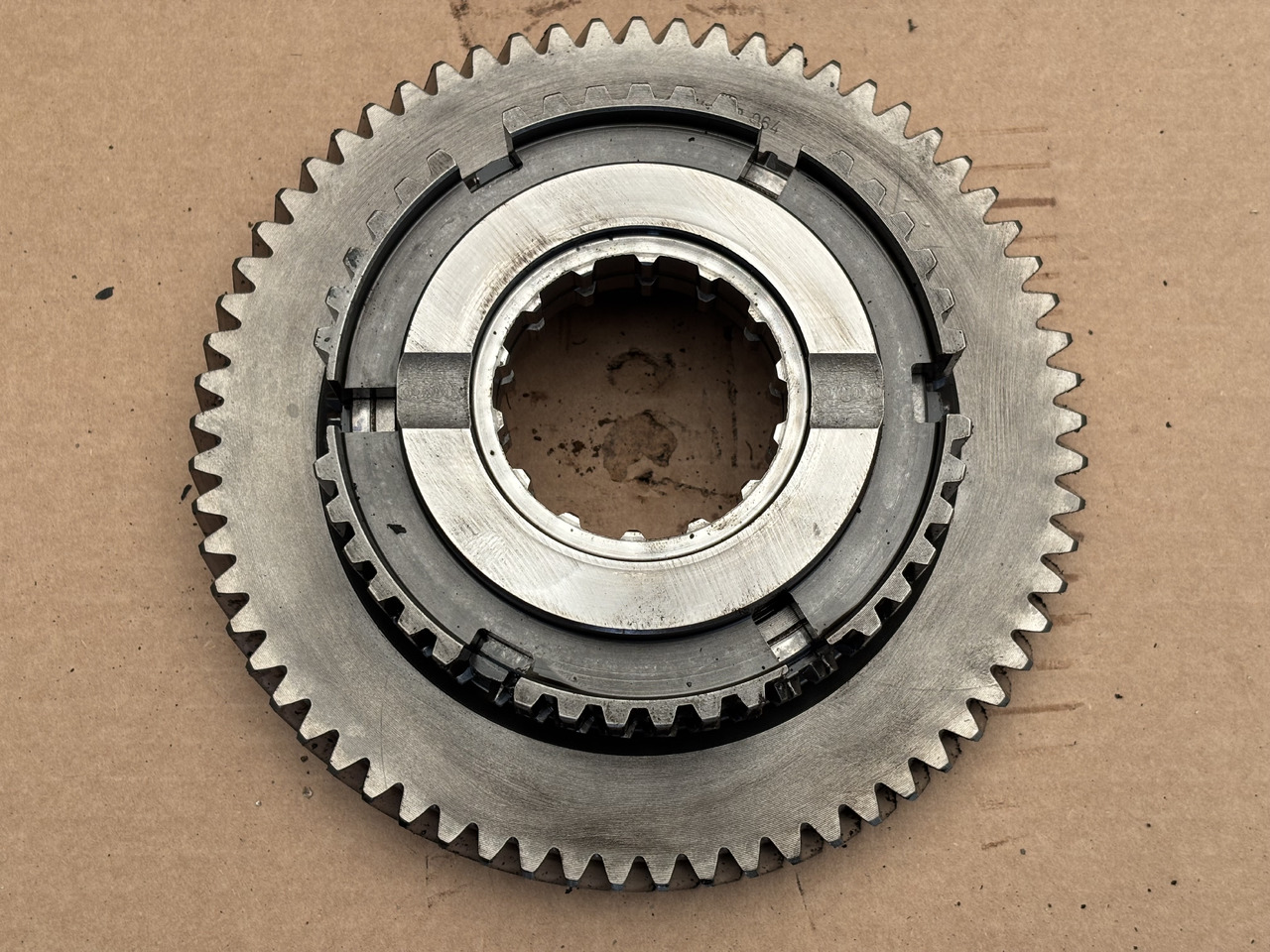 Deutz Fahr Agrotron 230 260 Skrzynia Biegów Synchronizator Tryb Zębatka CZĘŚCI 2094303064 - Gearbox for Agricultural machinery: picture 1 Deutz Fahr Agrotron 230 260 Skrzynia Biegów Synchronizator Tryb Zębatka CZĘŚCI 2094303064 - Gearbox for Agricultural machinery: picture 1