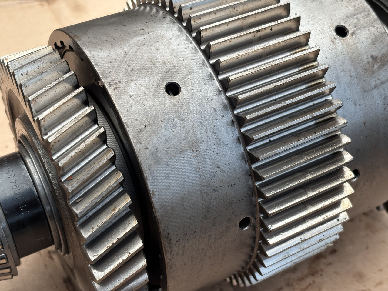 Deutz Fahr Agrotron 230 Skrzynia Biegów Kosz Obudowa Wał Tryb Zębatka Trzpień CZĘŚCI - Gearbox for Agricultural machinery: picture 4 Deutz Fahr Agrotron 230 Skrzynia Biegów Kosz Obudowa Wał Tryb Zębatka Trzpień CZĘŚCI - Gearbox for Agricultural machinery: picture 4