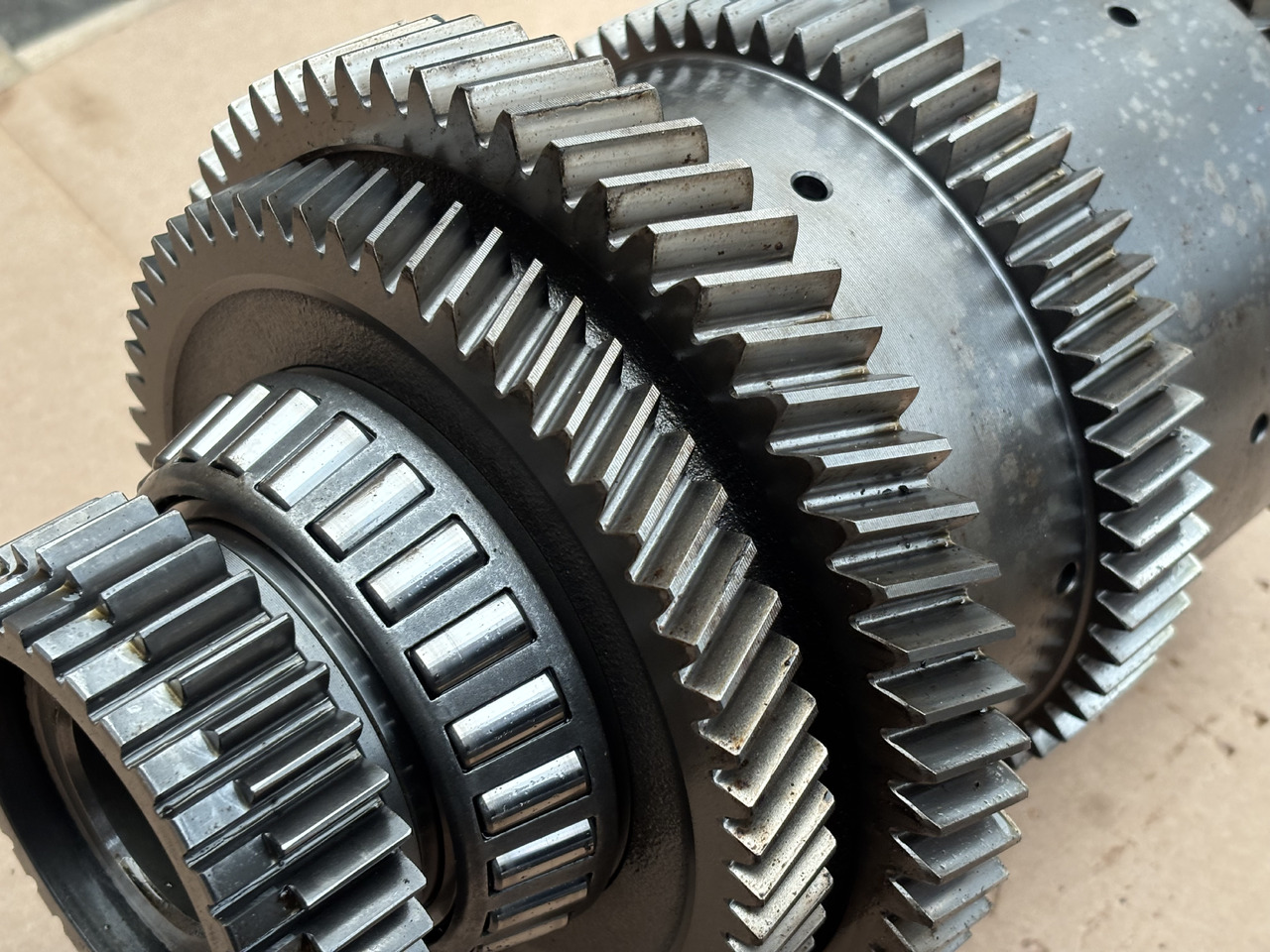 Deutz Fahr Agrotron 230 Skrzynia Biegów Kosz Obudowa Wał Tryb Zębatka Trzpień CZĘŚCI - Gearbox for Agricultural machinery: picture 5 Deutz Fahr Agrotron 230 Skrzynia Biegów Kosz Obudowa Wał Tryb Zębatka Trzpień CZĘŚCI - Gearbox for Agricultural machinery: picture 5