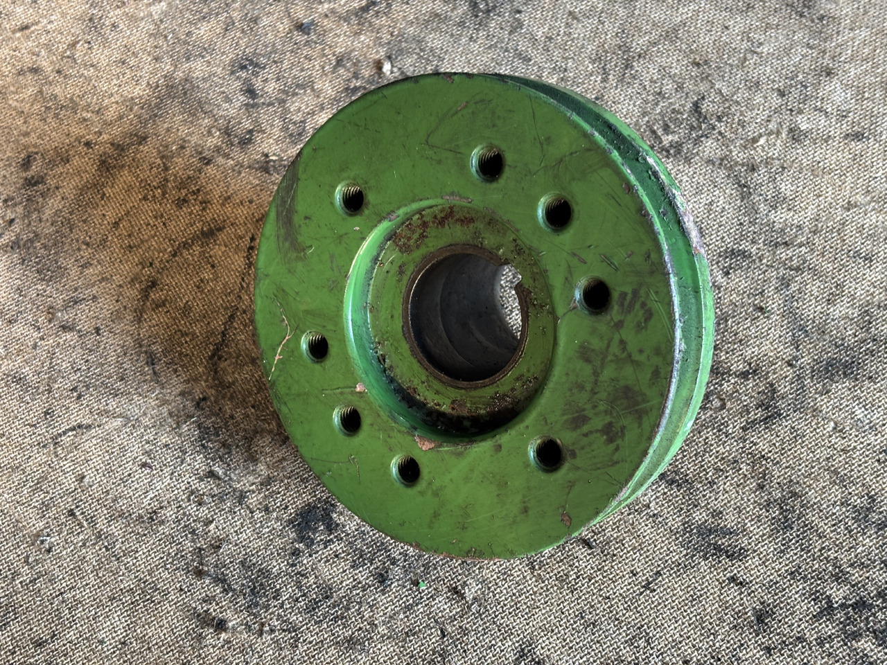 John Deere 1032 1042 1052 4045 Koło Prowadzące R96347 - Track roller for Agricultural machinery: picture 3 John Deere 1032 1042 1052 4045 Koło Prowadzące R96347 - Track roller for Agricultural machinery: picture 3