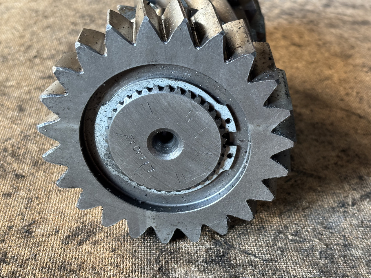 John Deere 6010 6110 6210 Wał Pośredni Koło Zębate Łożysko L114042 L156913 - Transmission for Agricultural machinery: picture 3 John Deere 6010 6110 6210 Wał Pośredni Koło Zębate Łożysko L114042 L156913 - Transmission for Agricultural machinery: picture 3