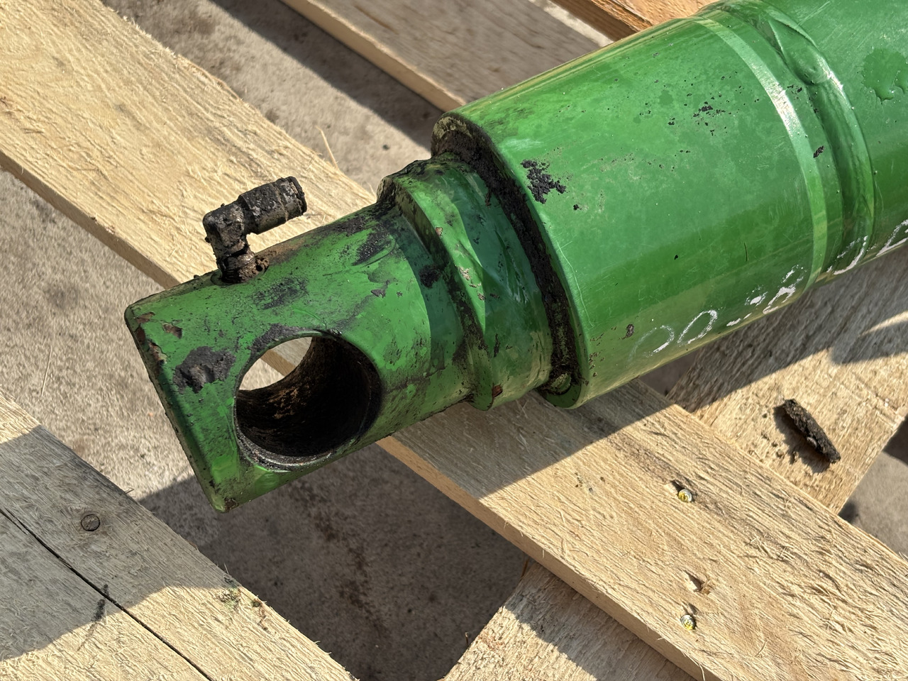 John Deere 8600 Siłownik hydrauliczny AHC18238 - Hydraulic cylinder for Agricultural machinery: picture 1 John Deere 8600 Siłownik hydrauliczny AHC18238 - Hydraulic cylinder for Agricultural machinery: picture 1
