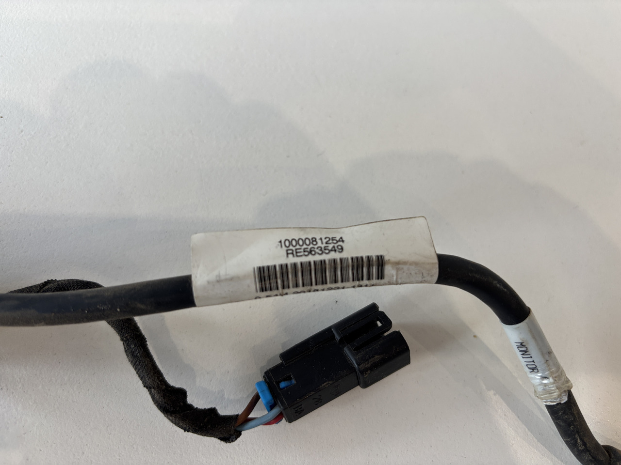 John Deere seria 6000 7000 8000 R - wiązka el. podłokietnika CommandARM RE566688 RE563549 - Cables/ Wire harness for Agricultural machinery: picture 1 John Deere seria 6000 7000 8000 R - wiązka el. podłokietnika CommandARM RE566688 RE563549 - Cables/ Wire harness for Agricultural machinery: picture 1