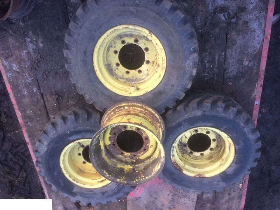 Koła Do Ładowarki John Deere 4400 - 13x20 , 20 cali opony 16/70-20 , - Wheel and tire package for Agricultural machinery: picture 3 Koła Do Ładowarki John Deere 4400 - 13x20 , 20 cali opony 16/70-20 , - Wheel and tire package for Agricultural machinery: picture 3