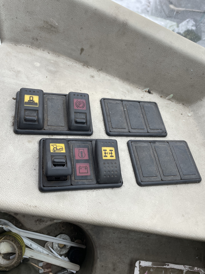 Krone Big M II - przełączniki panel sterujący - Electrical system for Agricultural machinery: picture 1 Krone Big M II - przełączniki panel sterujący - Electrical system for Agricultural machinery: picture 1