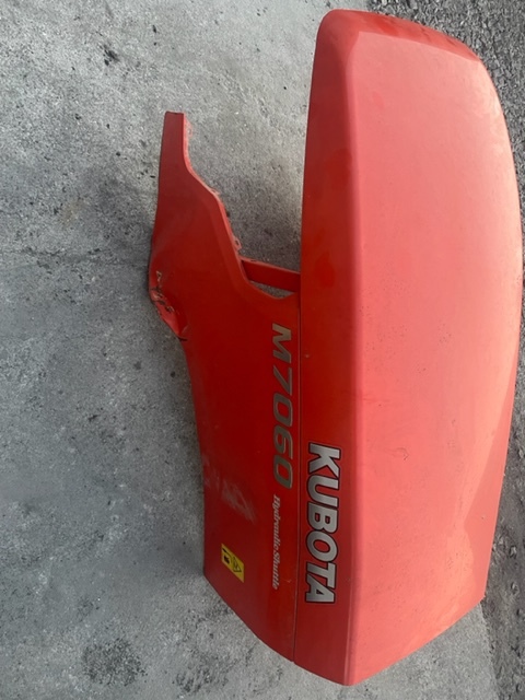 Kubota M7060 Maska - Hood for Agricultural machinery: picture 1 Kubota M7060 Maska - Hood for Agricultural machinery: picture 1