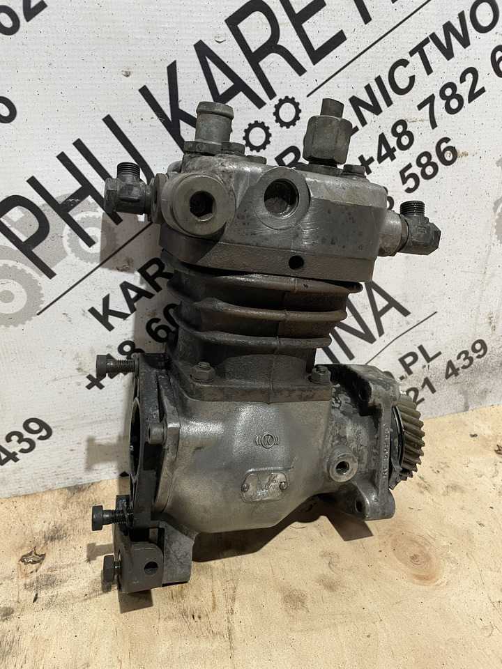 MAN Fendt - kompresor powietrza spręźarka Knorr LK3826 F926880010010 51.54101-9231 - Air brake compressor for Agricultural machinery: picture 1 MAN Fendt - kompresor powietrza spręźarka Knorr LK3826 F926880010010 51.54101-9231 - Air brake compressor for Agricultural machinery: picture 1