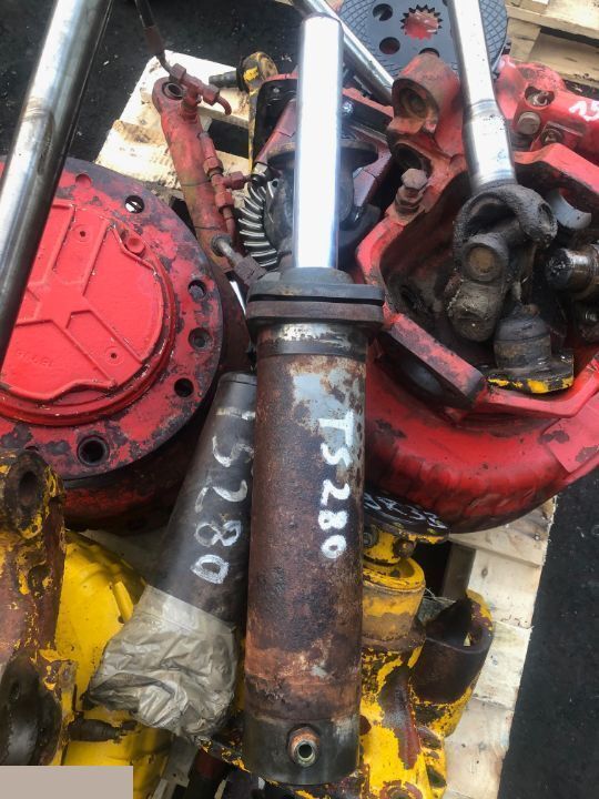 Matbro ts 280 - Siłownik Skrętu - Hydraulic cylinder for Agricultural machinery: picture 1 Matbro ts 280 - Siłownik Skrętu - Hydraulic cylinder for Agricultural machinery: picture 1