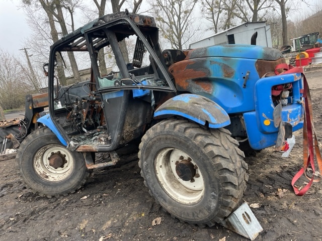 New holland LM410 - LM420 - LM435 - Telescopic handler: picture 2 New holland LM410 - LM420 - LM435 - Telescopic handler: picture 2