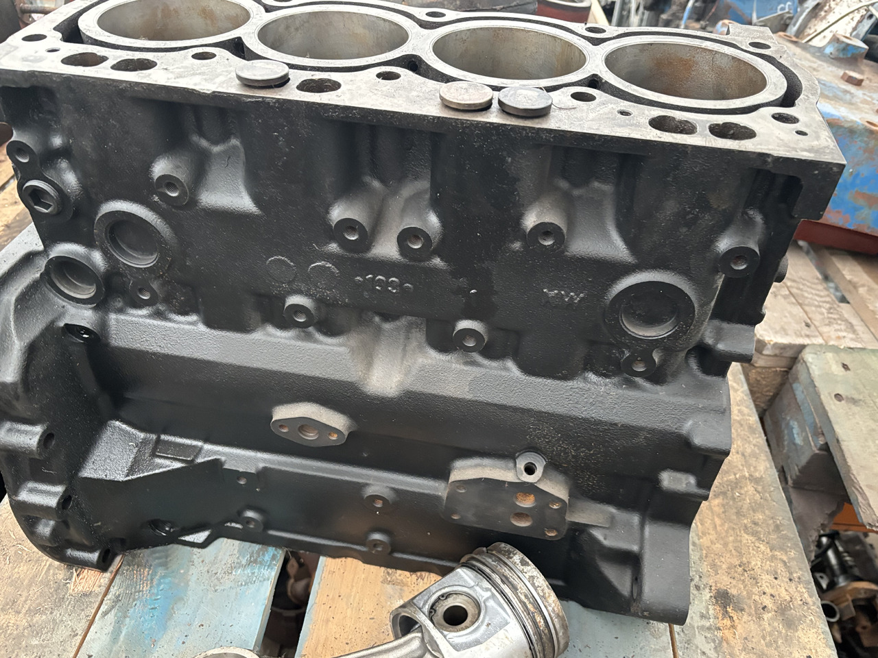 Perkins 1004 Blok Silnika 3711h29a/1 3711h13a/2 3711h044 37110408a/1 - Cylinder block for Agricultural machinery: picture 4 Perkins 1004 Blok Silnika 3711h29a/1 3711h13a/2 3711h044 37110408a/1 - Cylinder block for Agricultural machinery: picture 4