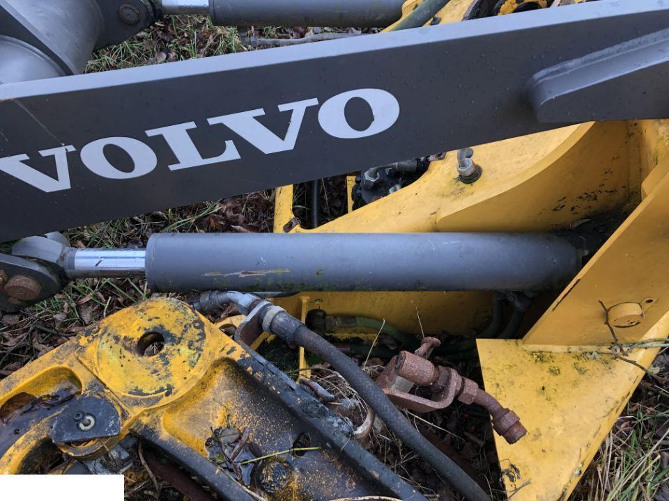 VOLVO L35 Siłownik Do Podnoszenia Ramienia Ładowarki Ramię - Hydraulic cylinder for Wheel loader: picture 1 VOLVO L35 Siłownik Do Podnoszenia Ramienia Ładowarki Ramię - Hydraulic cylinder for Wheel loader: picture 1
