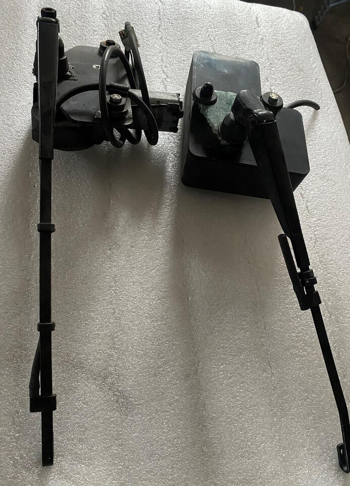 Wycieraczki Valeo 404033 12v - Mechanizm Wycieraczek / Silniczek - Wiper for Agricultural machinery: picture 1 Wycieraczki Valeo 404033 12v - Mechanizm Wycieraczek / Silniczek - Wiper for Agricultural machinery: picture 1