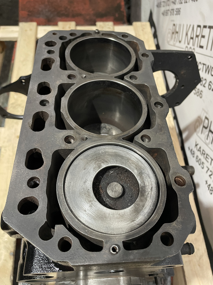 Yanmar 3TNV84 - silnik głowica + blok - Engine and parts for Agricultural machinery: picture 5 Yanmar 3TNV84 - silnik głowica + blok - Engine and parts for Agricultural machinery: picture 5
